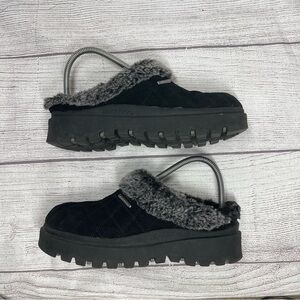 Skechers Women’s 9 Shindigs Fortress Quilted Black Clogs